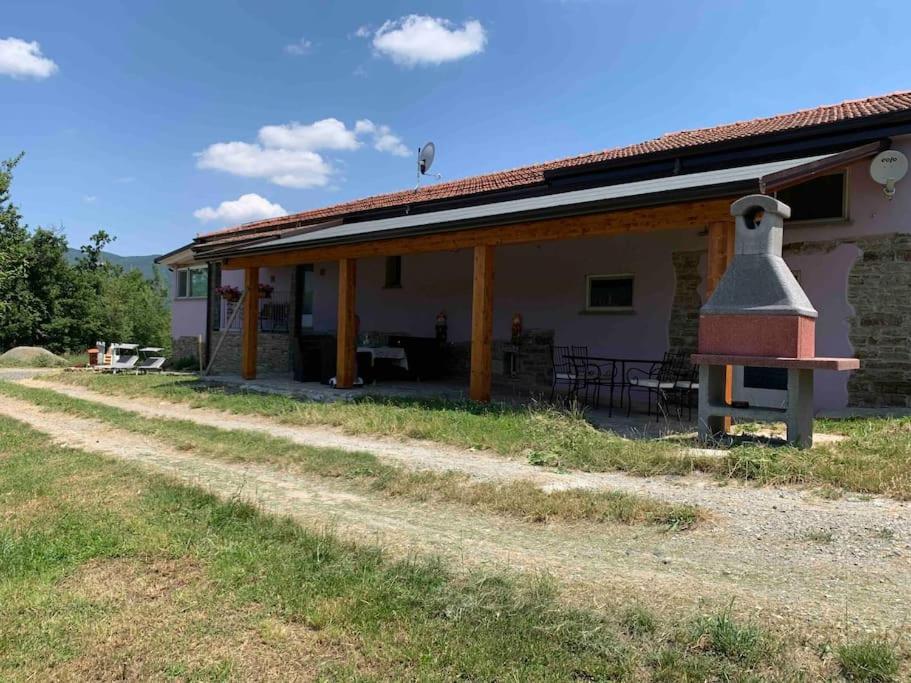 Willa La Casa Sulla Collina Varsi Zewnętrze zdjęcie